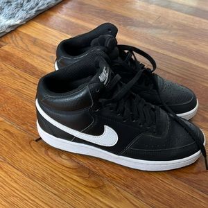 Nike mid top women size 6.5 black